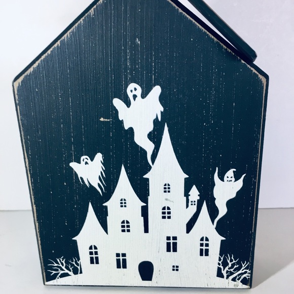Happy Halloween Haunted House Ghosts Wooden Sign - Picture 7 of 8
